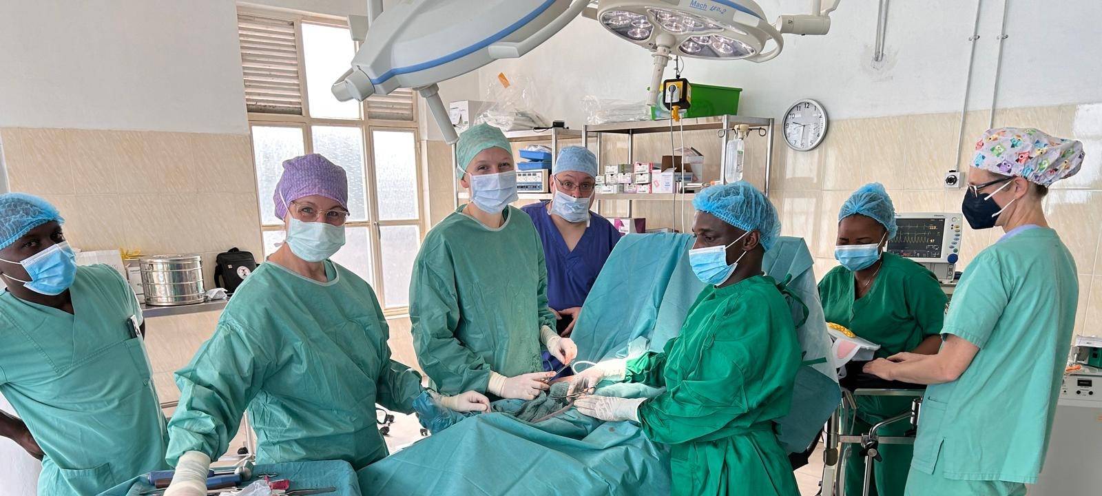 Ärzte aus dem Kreis operieren in Ruanda