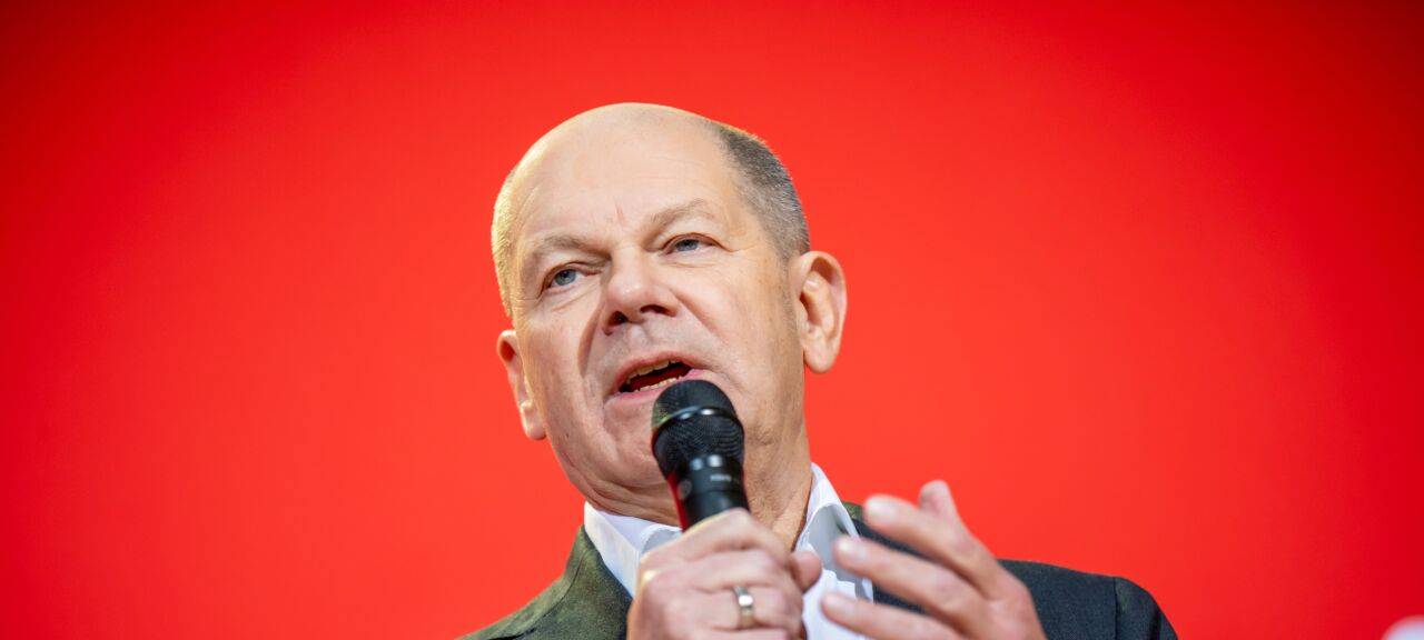 Bundeskanzler Olaf Scholz spricht im Rahmen einer Pressekonferenz