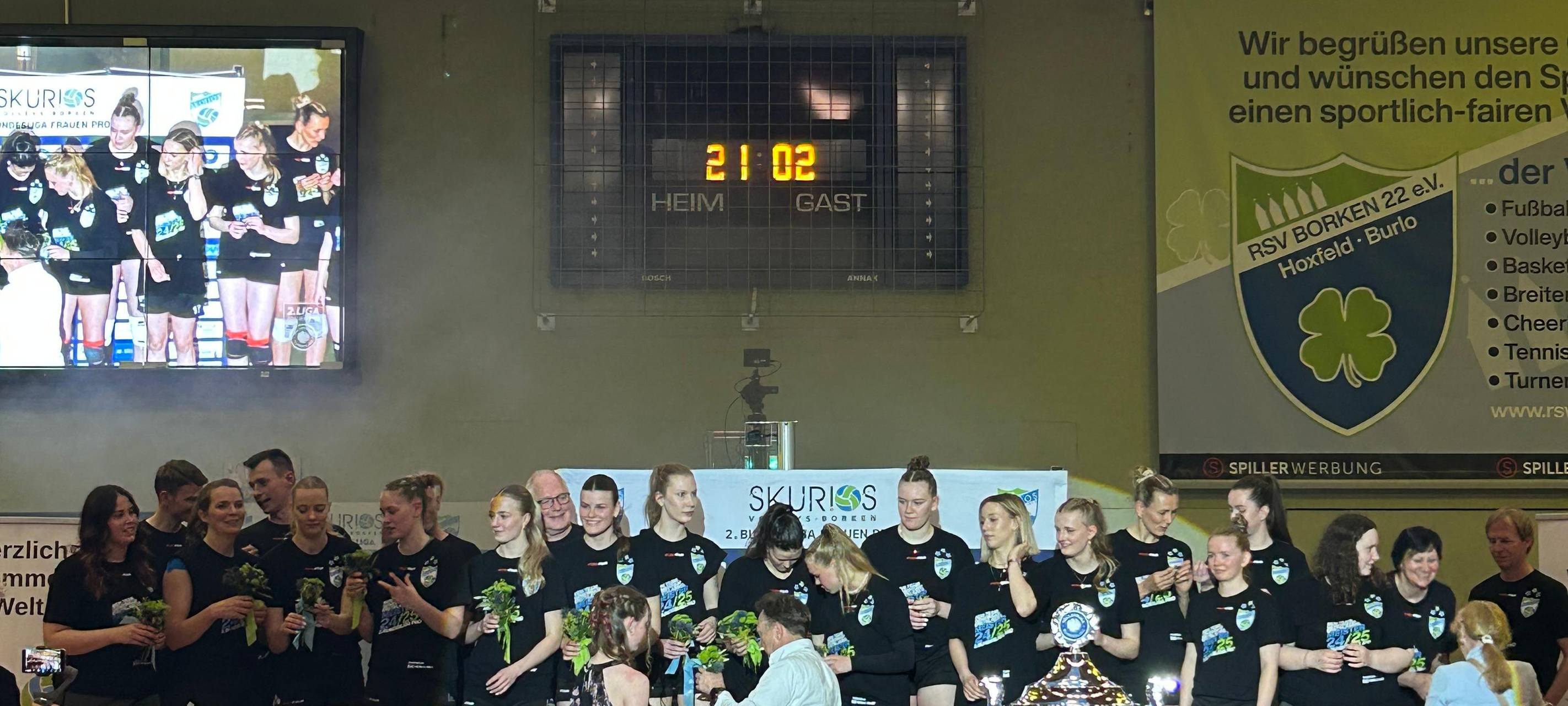 Skurios Volleys Borken feiern Meisterschaft und Aufstieg