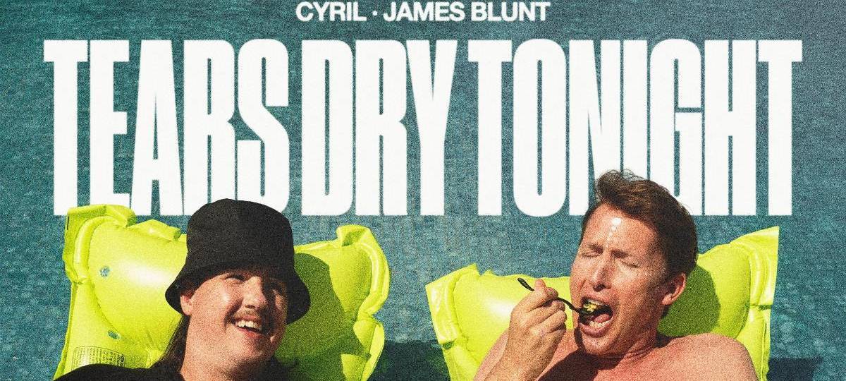 Auf dem Single-Cover von "Tears Dry Tonight" sind Cyril und James Blunt zu sehen, wie sie auf aufblasbaren Schwimmatratzen in einem Pool liegen.