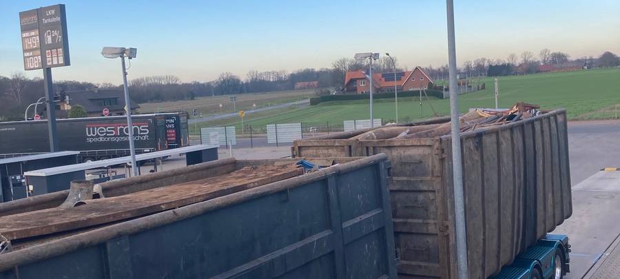 Kreispolizei stoppt völlig überladenes Gespann