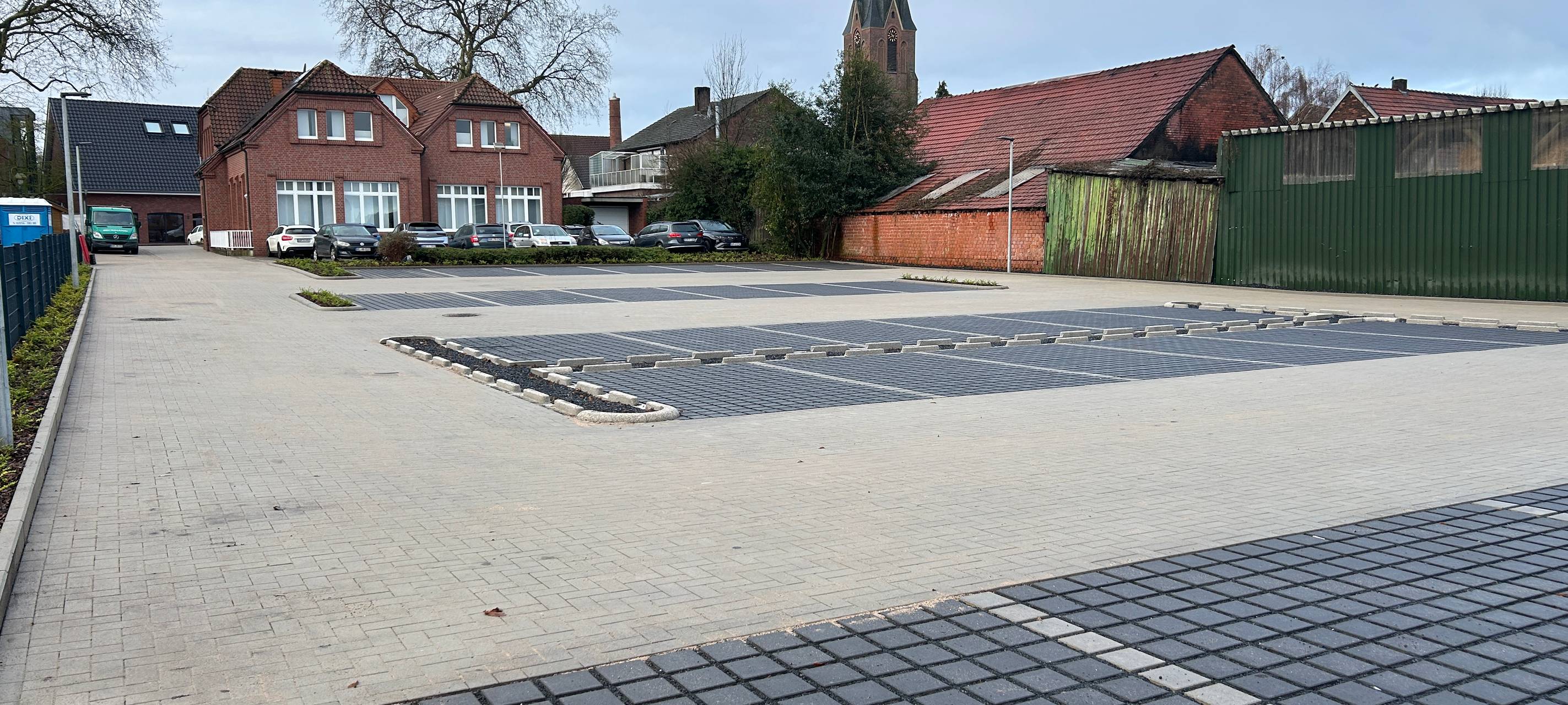 Neuer Parkplatz für Dorfmitte von Erle