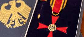 Verdienstkreuz für Alois Mensing